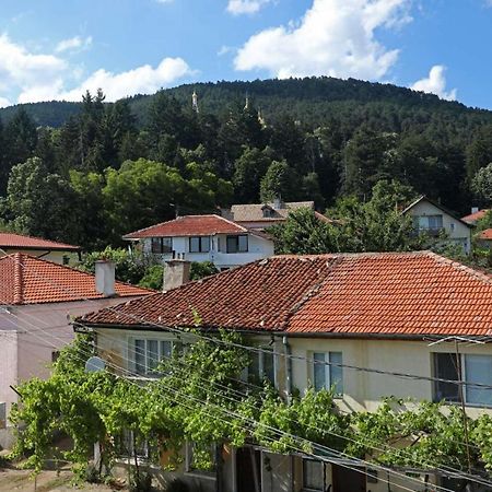 Hotel Опълченец Shipka Exterior foto